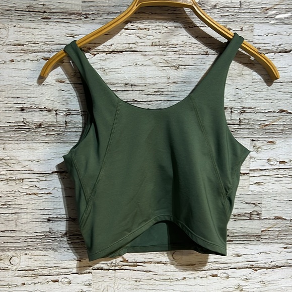 Refuge green crop top with built in bra size medium - Picture 6 of 6